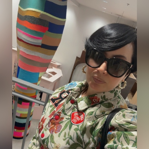 Oversized Gucci Sunglasses - Picture 8 of 8